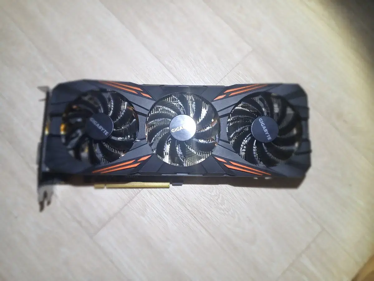 gigabyte gtx 1070 팝니다